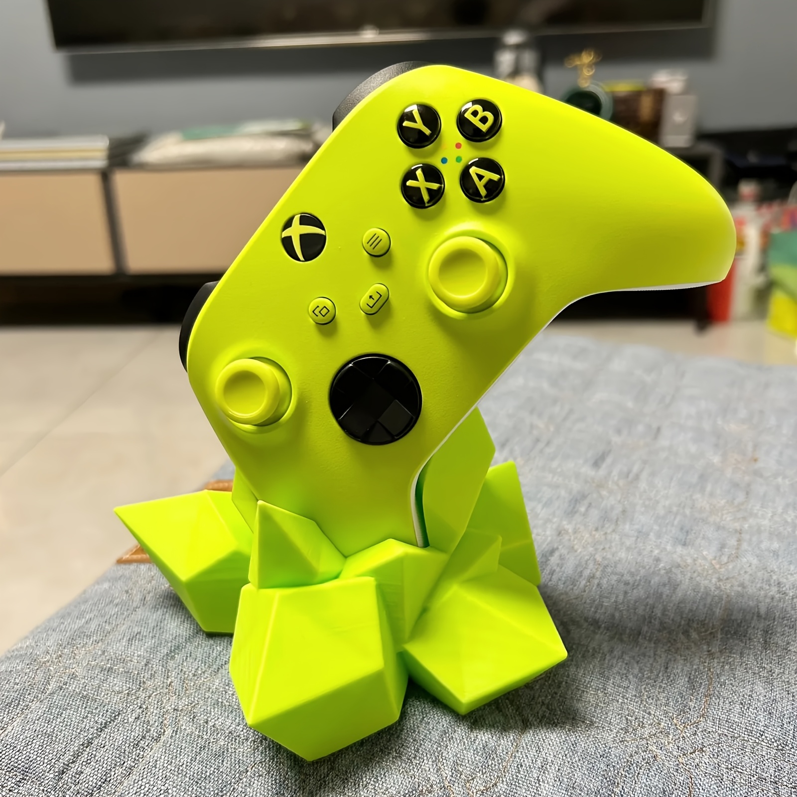 Gaming Setup Desk - 3D Printed Crystal Game Controller Stand
