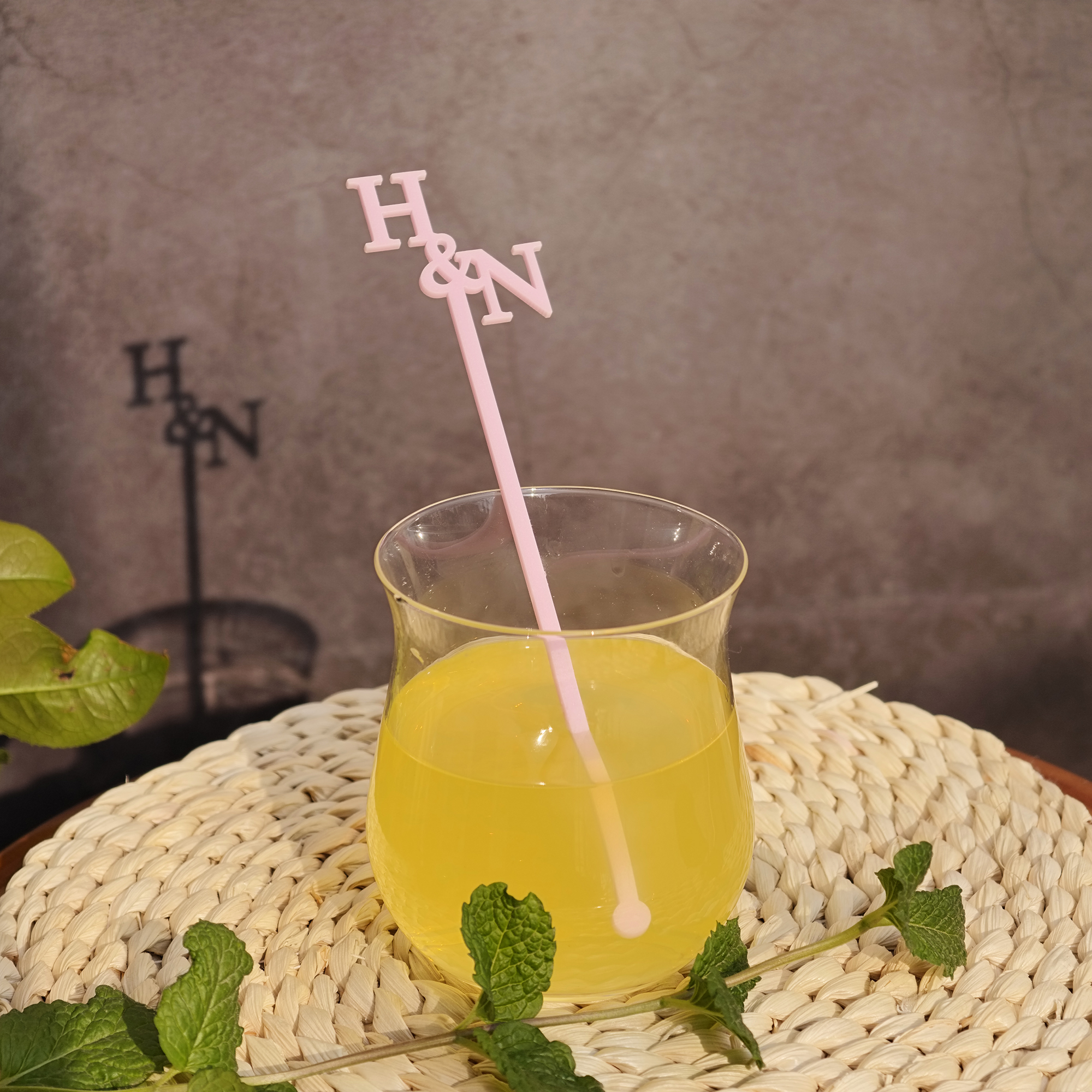 Customized Wedding Cocktail St - Desk Setup Plants 评论和价格