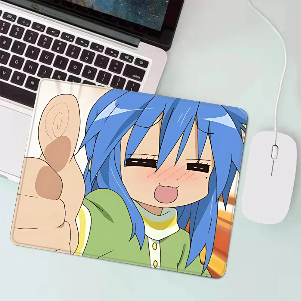 Lucky Star Konata Izumi Gaming - Desk Setup Anime 评论和价格