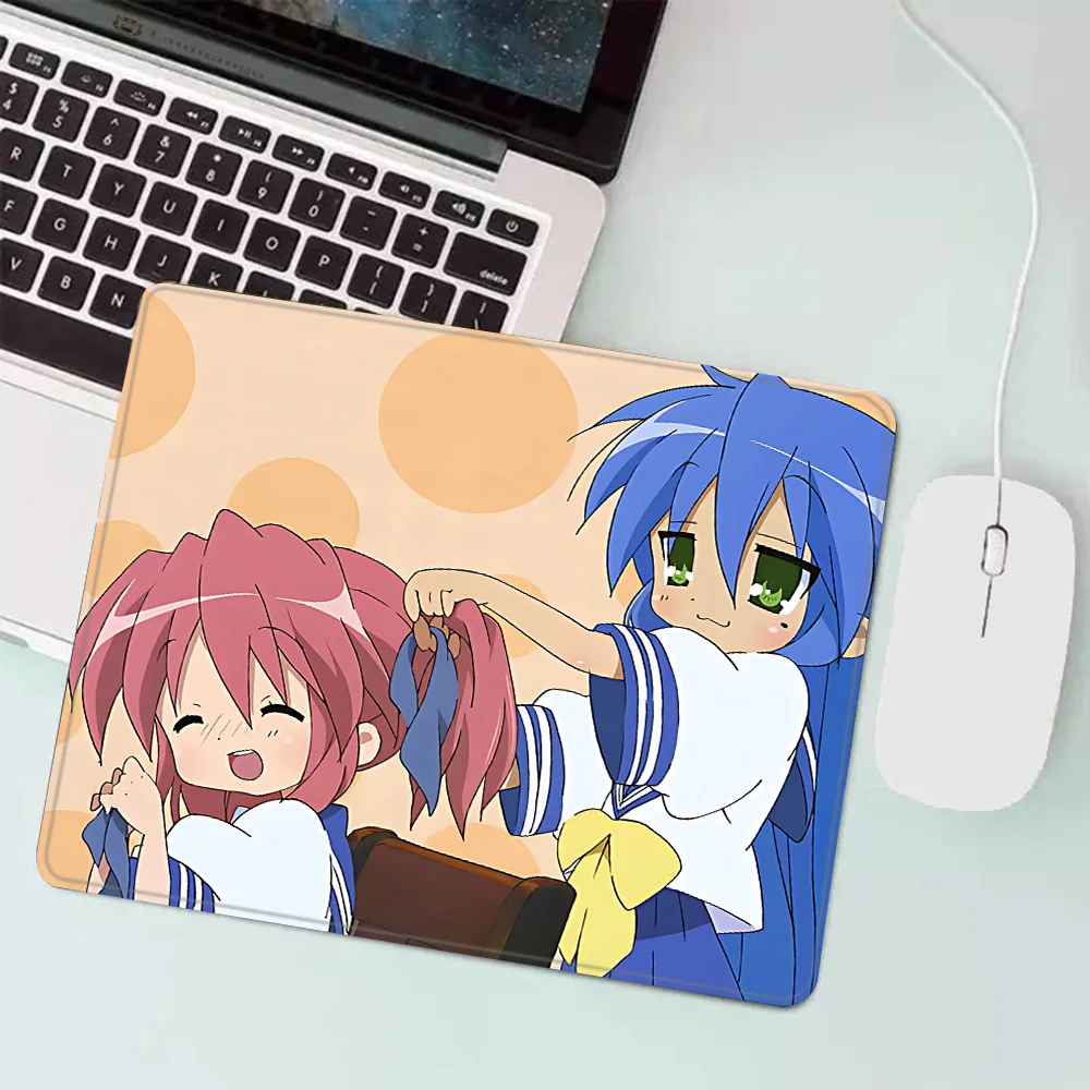 Lucky Star Konata Izumi Gaming - Desk Setup Anime 评论和价格